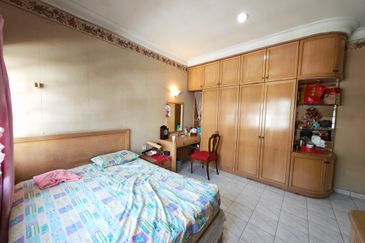 SL 8, Bandar Sungai Long