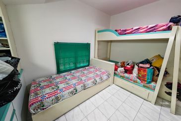 SL 8, Bandar Sungai Long