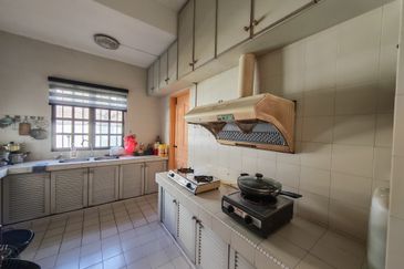 SL 8, Bandar Sungai Long