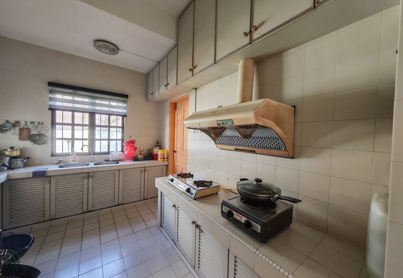 SL 8, Bandar Sungai Long