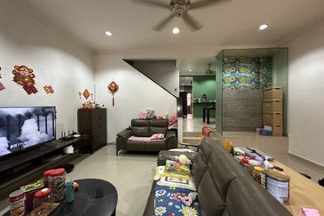 SL 13, Bandar Sungai Long