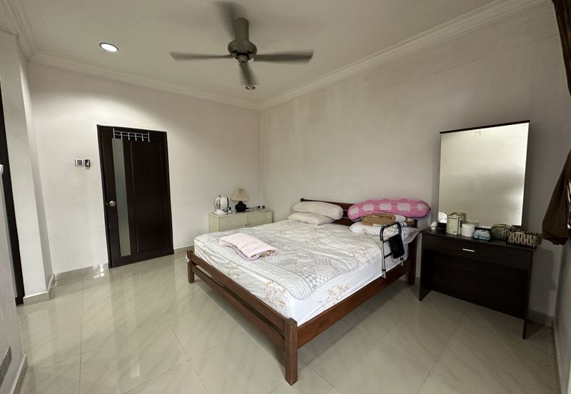 SL 13, Bandar Sungai Long