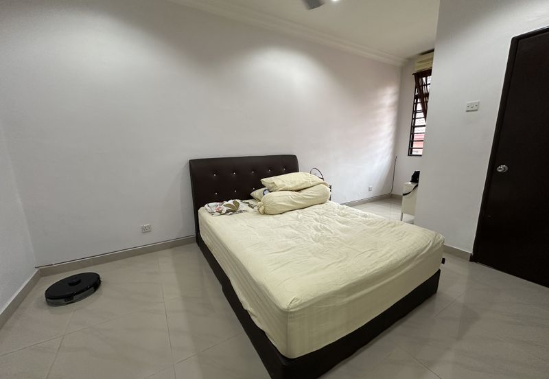 SL 13, Bandar Sungai Long