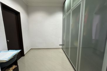 SL 13, Bandar Sungai Long