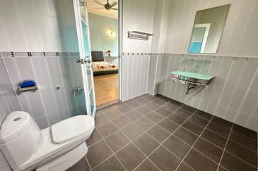 SL 3, Bandar Sungai Long