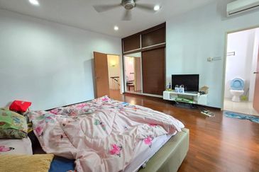 CHEAP 2 sty Superlink Terrace at Bukit Sungai Long 