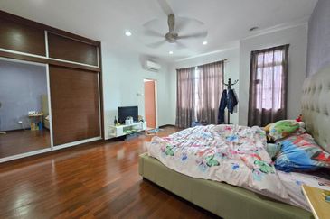 CHEAP 2 sty Superlink Terrace at Bukit Sungai Long 