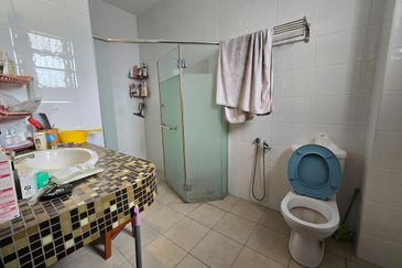 CHEAP 2 sty Superlink Terrace at Bukit Sungai Long 