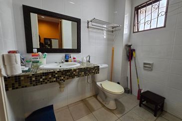 CHEAP 2 sty Superlink Terrace at Bukit Sungai Long 