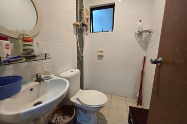 CHEAP 2 sty Superlink Terrace at Bukit Sungai Long 