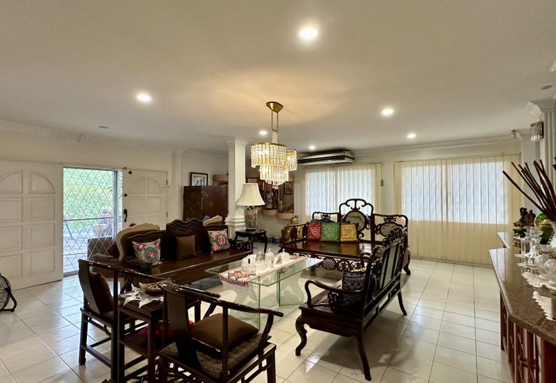 CHEAP 2 Storey Bungalow at Bangsar for sale