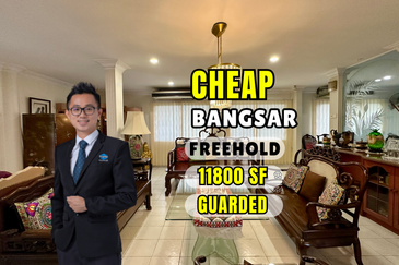 CHEAP 2 Storey Bungalow at Bangsar for sale