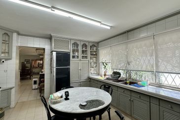 CHEAP 2 Storey Bungalow at Bangsar for sale