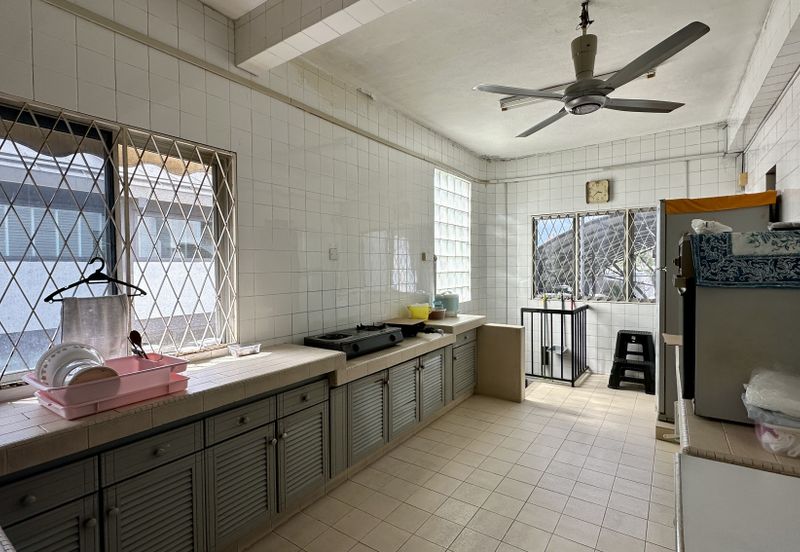 CHEAP 2 Storey Bungalow at Bangsar for sale