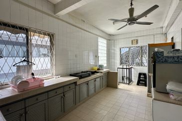 CHEAP 2 Storey Bungalow at Bangsar for sale