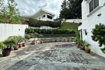 CHEAP 2 Storey Bungalow at Bangsar for sale