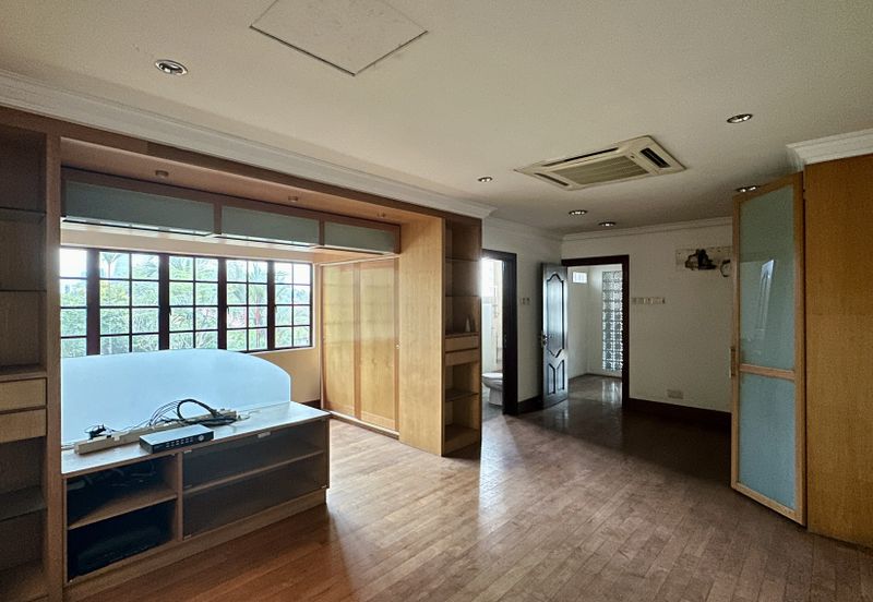 CHEAP 2 Storey Bungalow House at Bangsar for sale