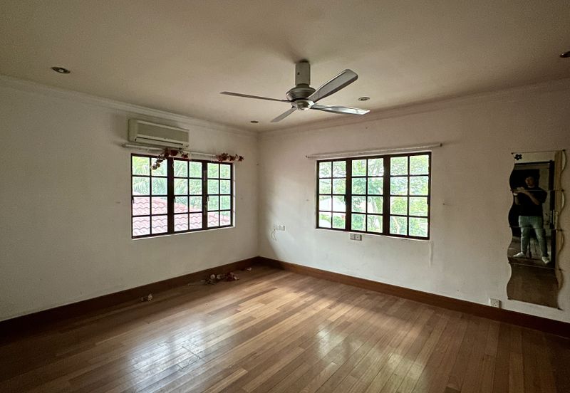 CHEAP 2 Storey Bungalow House at Bangsar for sale