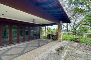 CHEAP 2 Storey Bungalow House at Bangsar for sale