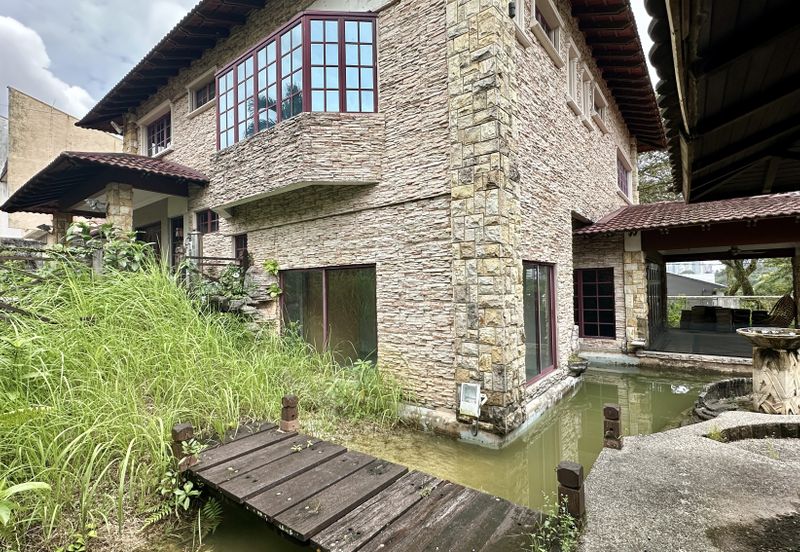 CHEAP 2 Storey Bungalow House at Bangsar for sale