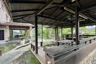 CHEAP 2 Storey Bungalow House at Bangsar for sale