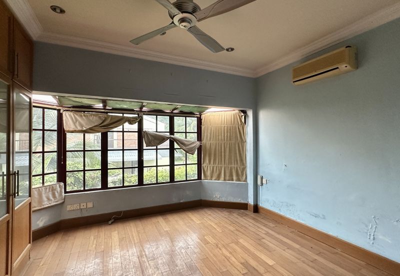 CHEAP 2 Storey Bungalow House at Bangsar for sale