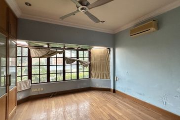 CHEAP 2 Storey Bungalow House at Bangsar for sale