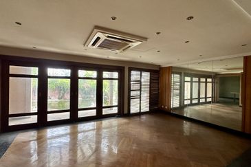 CHEAP 2 Storey Bungalow House at Bangsar for sale