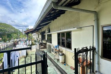 CHEAP 1 storey Semi D at Bangsar for sale