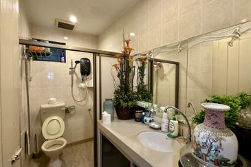 CHEAP 1 storey Semi D at Bangsar for sale