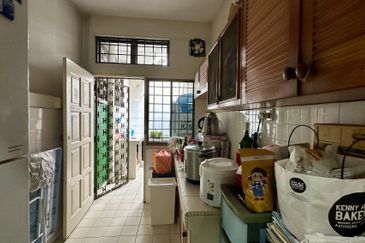 CHEAP 1 storey Semi D at Bangsar for sale