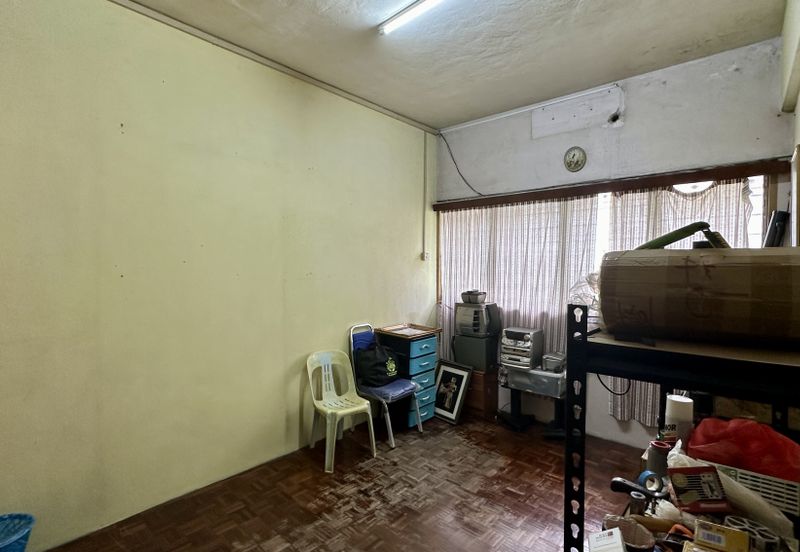 CHEAP 2.5 storey Semi D at Bangsar for sale