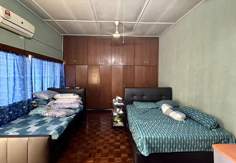 CHEAP 2.5 storey Semi D at Bangsar for sale