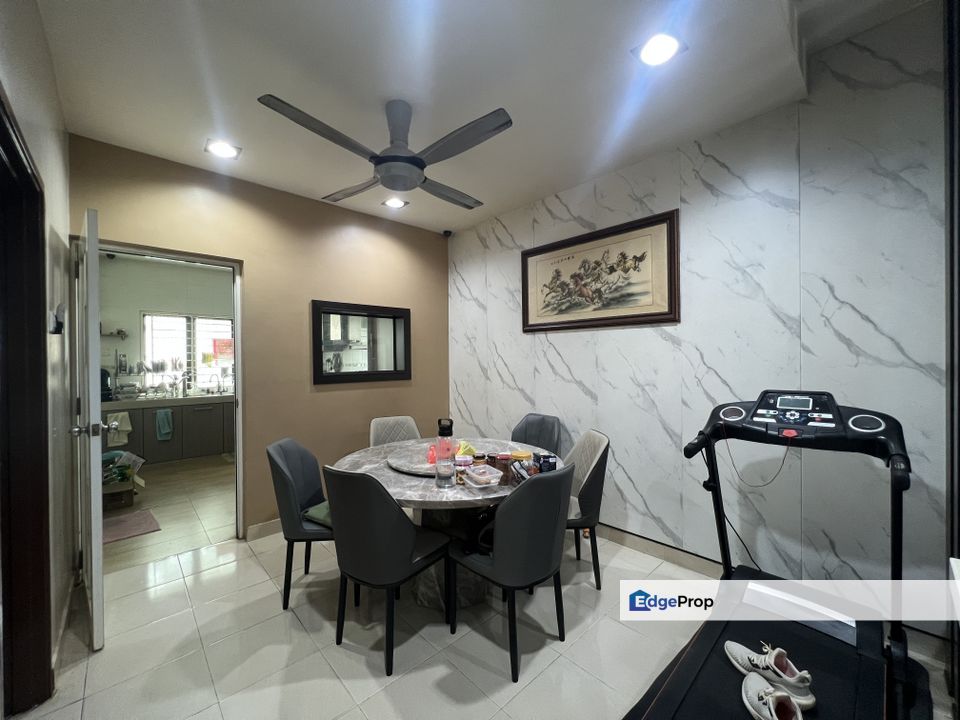 CHEAP 3 sty terrace in Venture Heights , Balakong, Selangor, Cheras South