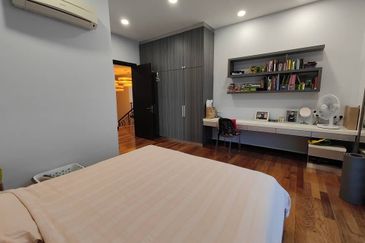 CHEAP 2 storey Bungalow at Bukit Sungai Long