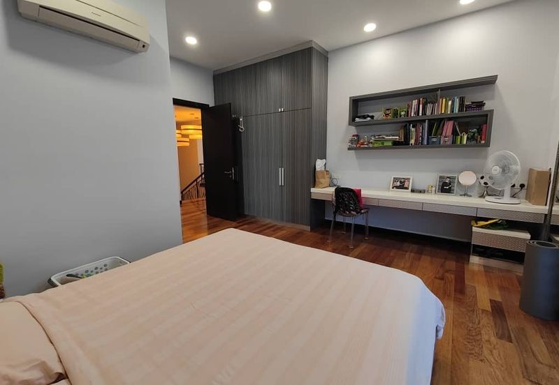 CHEAP 2 storey Bungalow at Bukit Sungai Long