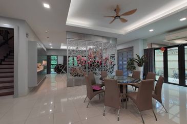 CHEAP 2 storey Bungalow at Bukit Sungai Long