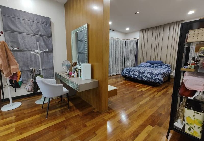 CHEAP 2 storey Bungalow at Bukit Sungai Long