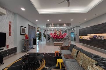 CHEAP 2 storey Bungalow at Bukit Sungai Long