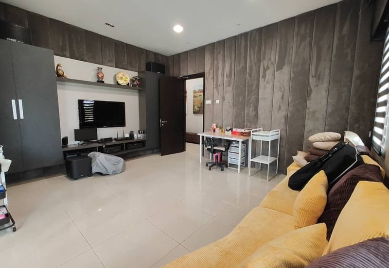 CHEAP 2 storey Bungalow at Bukit Sungai Long