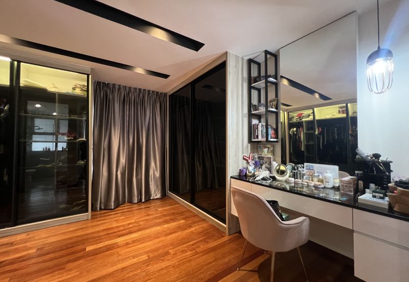 CHEAP 3 sty zero lot bungalow at Saujana Mutiara , Kajang