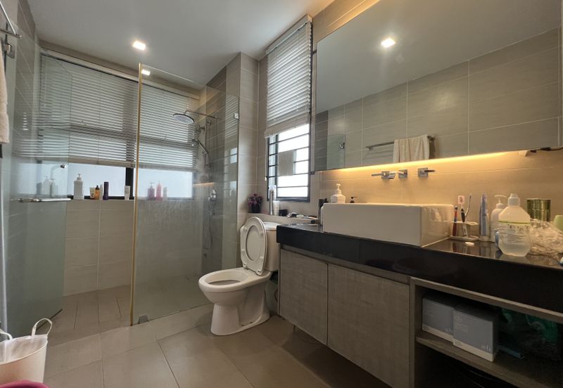 CHEAP 3 sty zero lot bungalow at Saujana Mutiara , Kajang