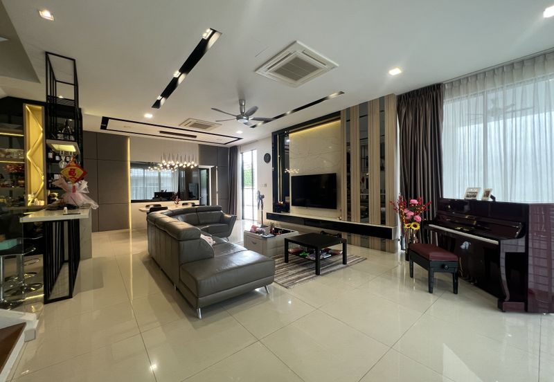 CHEAP 3 sty zero lot bungalow at Saujana Mutiara , Kajang