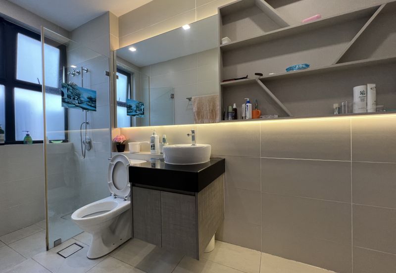 CHEAP 3 sty zero lot bungalow at Saujana Mutiara , Kajang