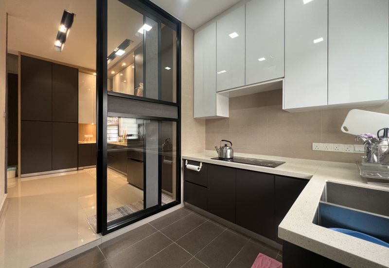 CHEAP 3 sty zero lot bungalow at Saujana Mutiara , Kajang