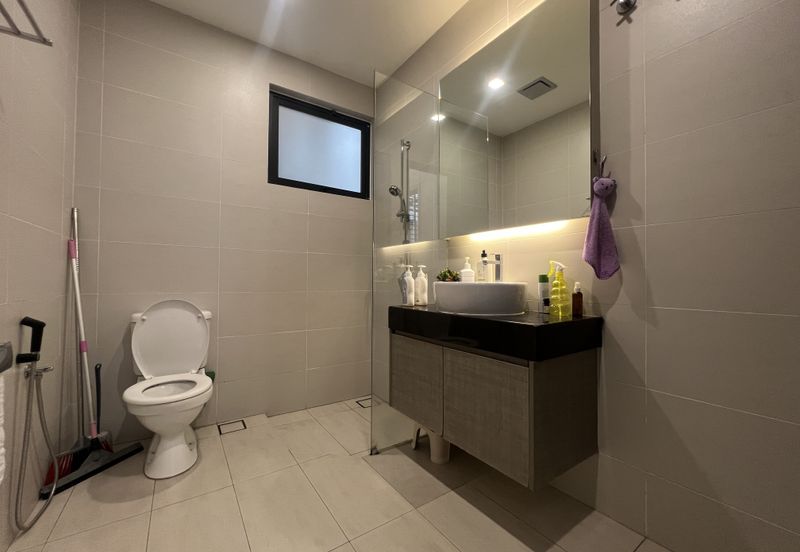 CHEAP 3 sty zero lot bungalow at Saujana Mutiara , Kajang