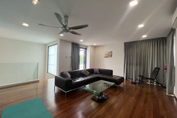 CHEAP 3 sty zero lot bungalow at Saujana Mutiara , Kajang