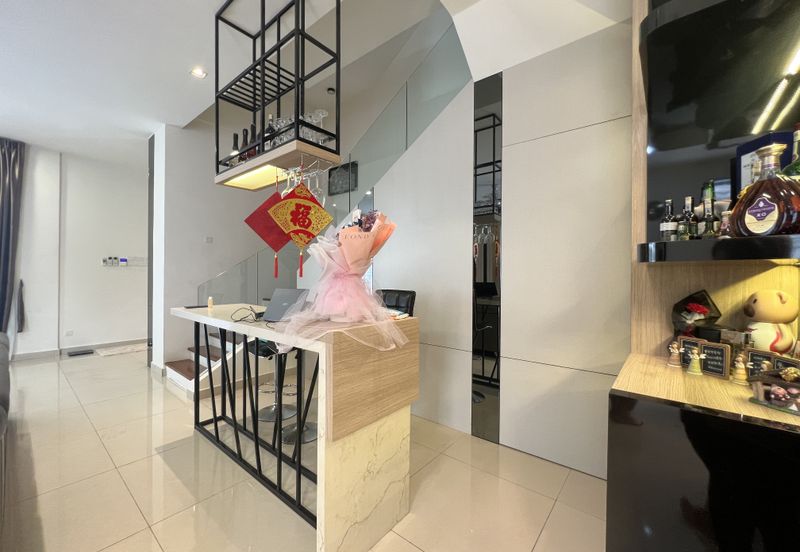 CHEAP 3 sty zero lot bungalow at Saujana Mutiara , Kajang