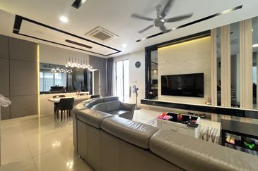 CHEAP 3 sty zero lot bungalow at Saujana Mutiara , Kajang