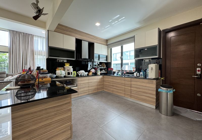 Bukit Mandarina Damai